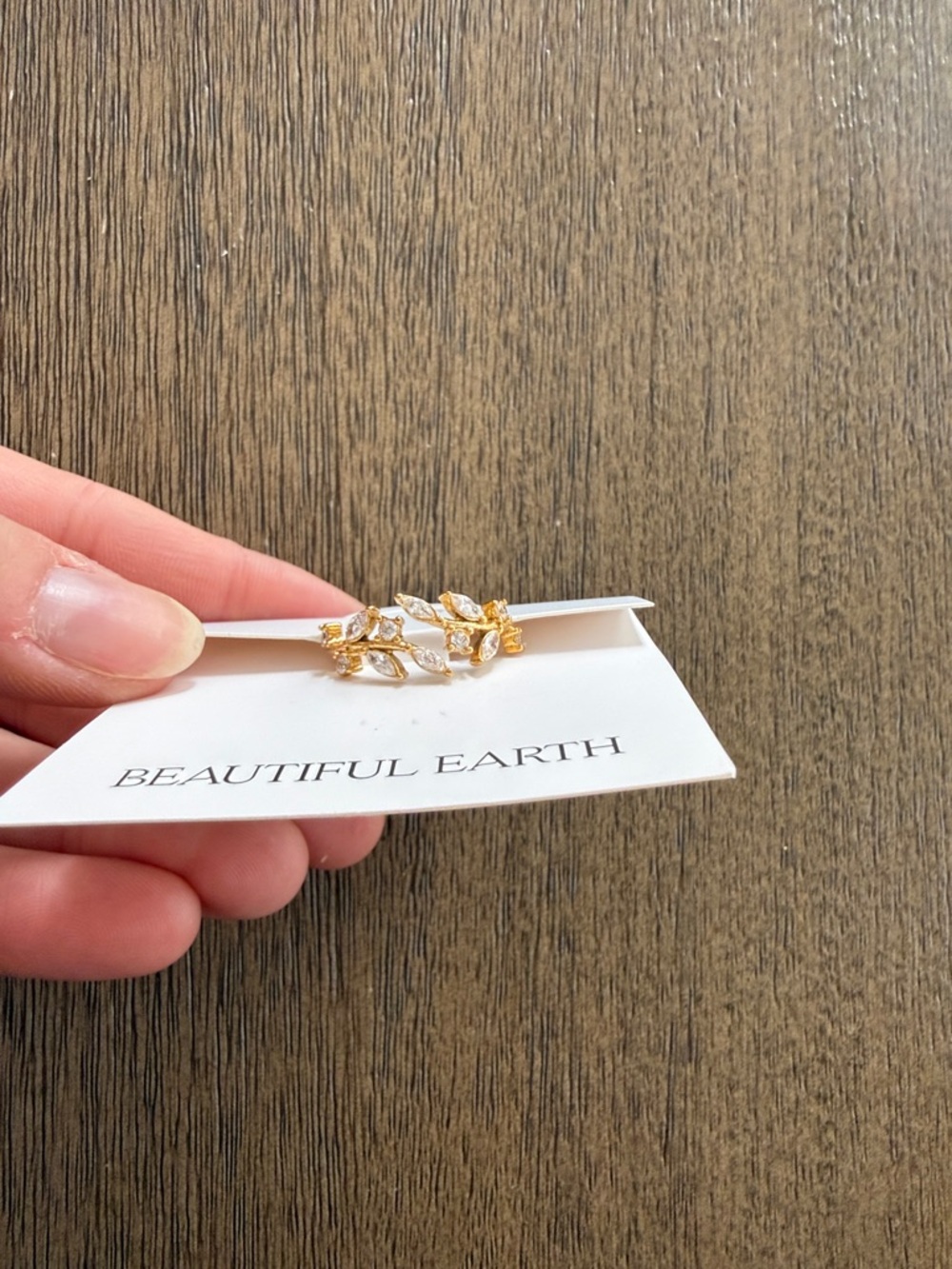 Beautiful Earth Gold Leaf Crystal Ring - Gold - Picture 2 of 2